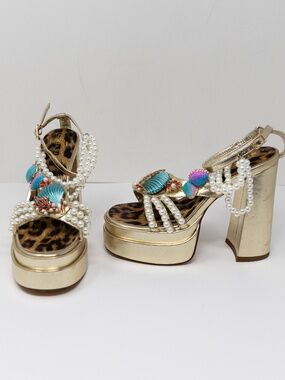 NEW Azalea Wang Arleth Faux Leather Pearl Sea Shell Ankle Strap Platform Sandal